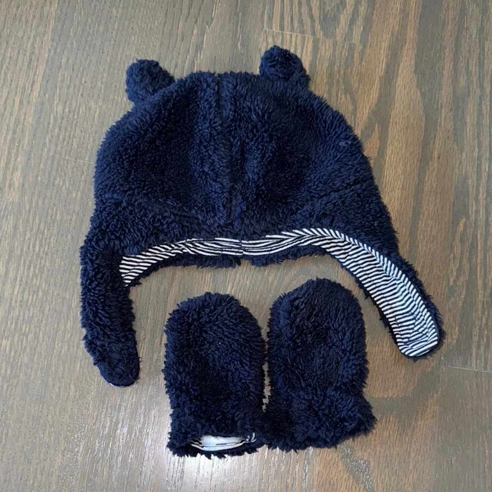 Carter's 2-Piece Sherpa Hat & Mittens Set | 0-9M